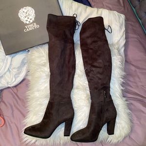 NEW in Box VINCE CAMUTO Thigh High Boots Block Heels 8 Over the Knee